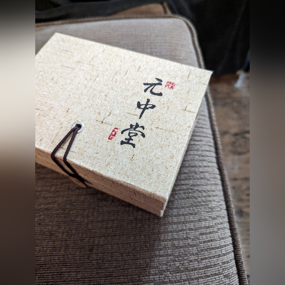 3/$30.  Fabric covered Button and magnetic  closure, velvet  lined box. - Picture 2 of 6